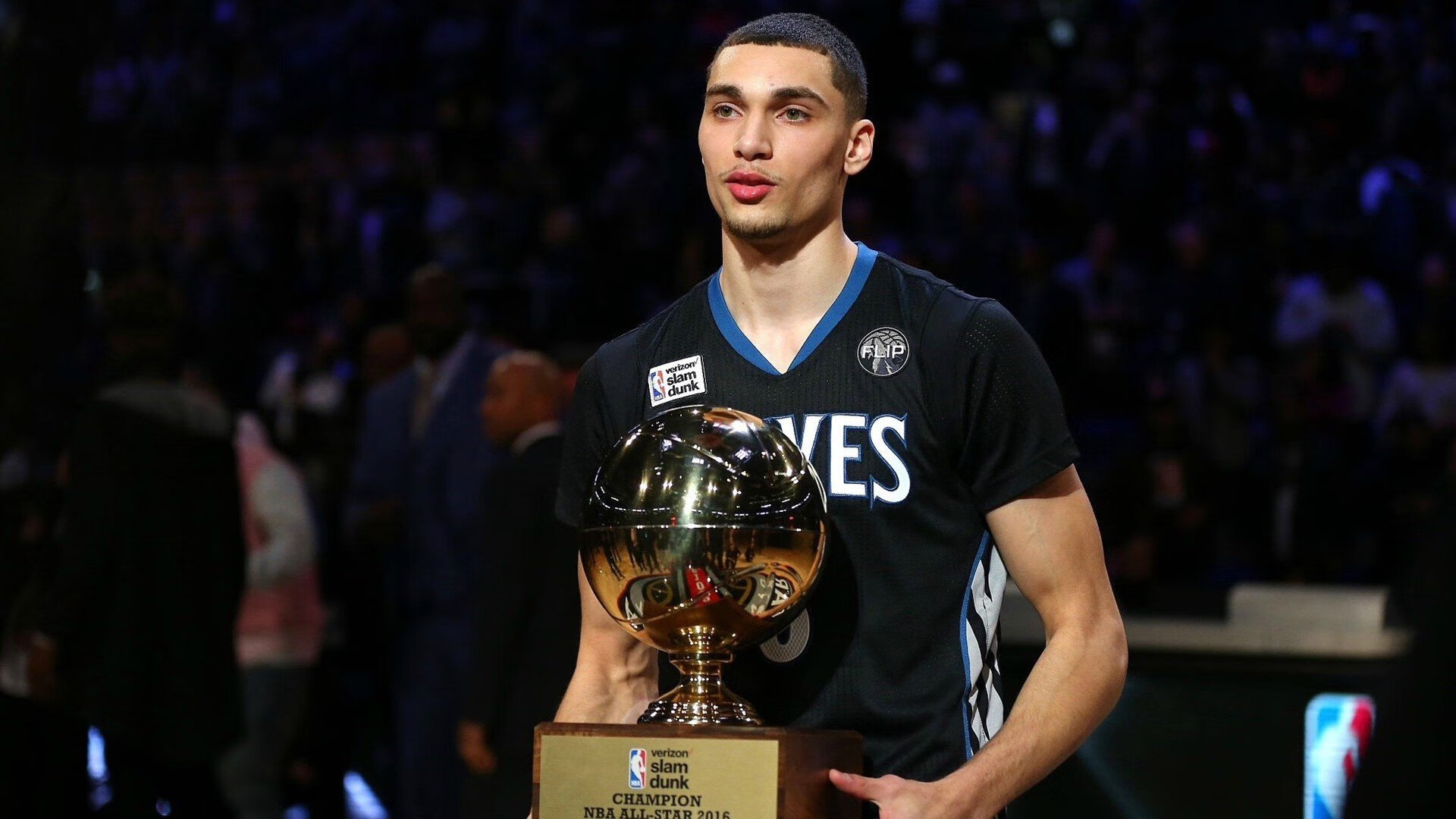 开云官网-全国青少年篮球体育舞蹈节在武汉精彩展开，融合多元素表演，少年篮球舞蹈秀视频